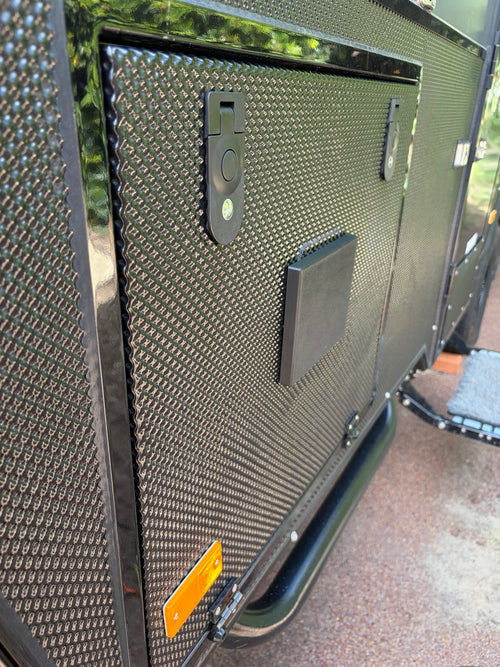 Low profile ASA ventilation vent mounted on a caravan hatch